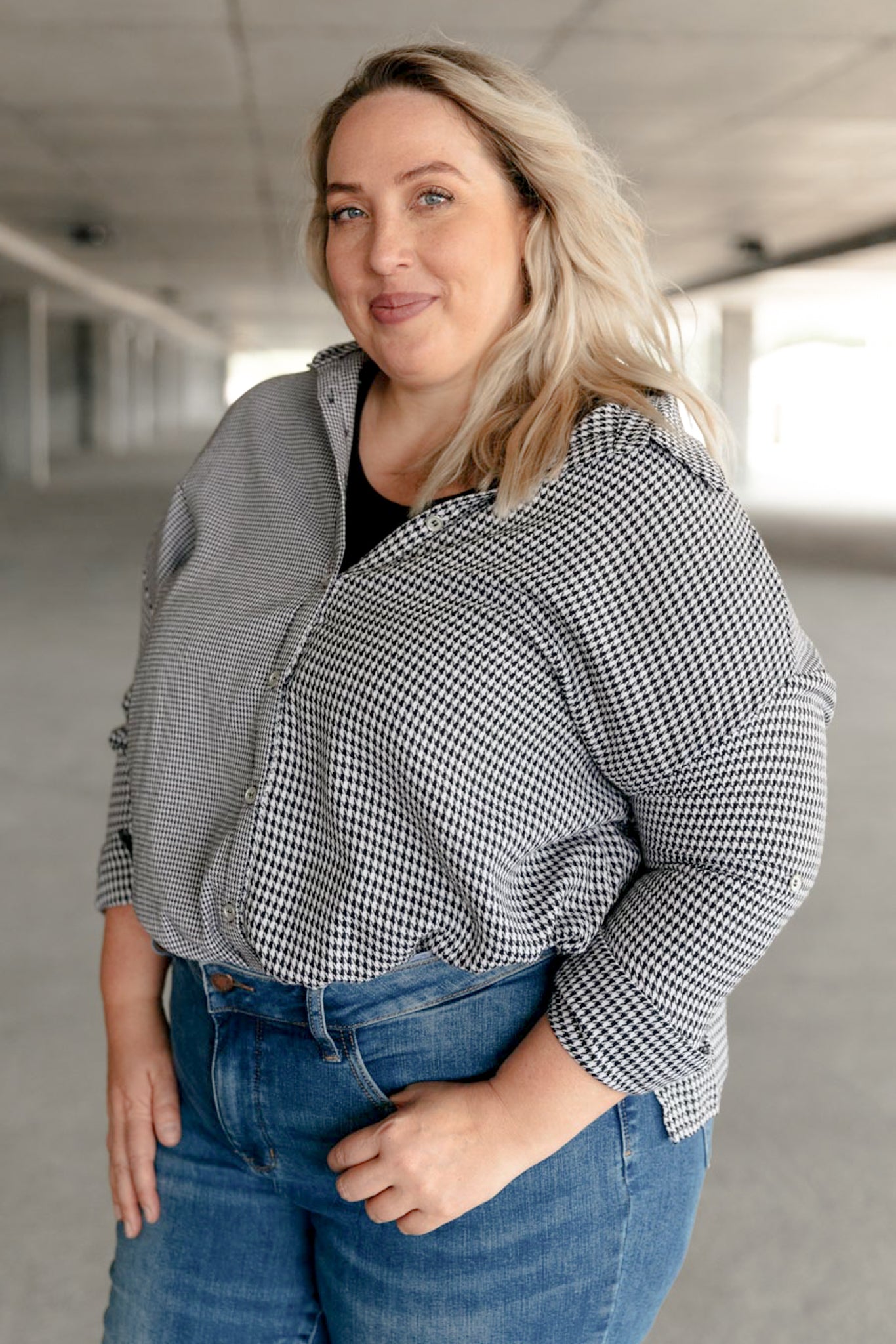 Mix it Up Houndstooth Button Up Top