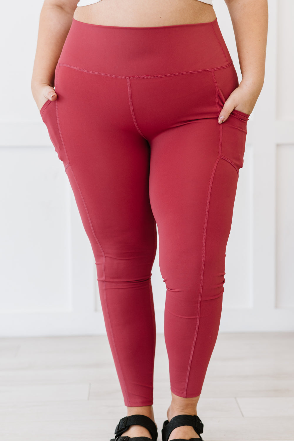 In Full Stride Athletic Leggings with Pockets in Rose
