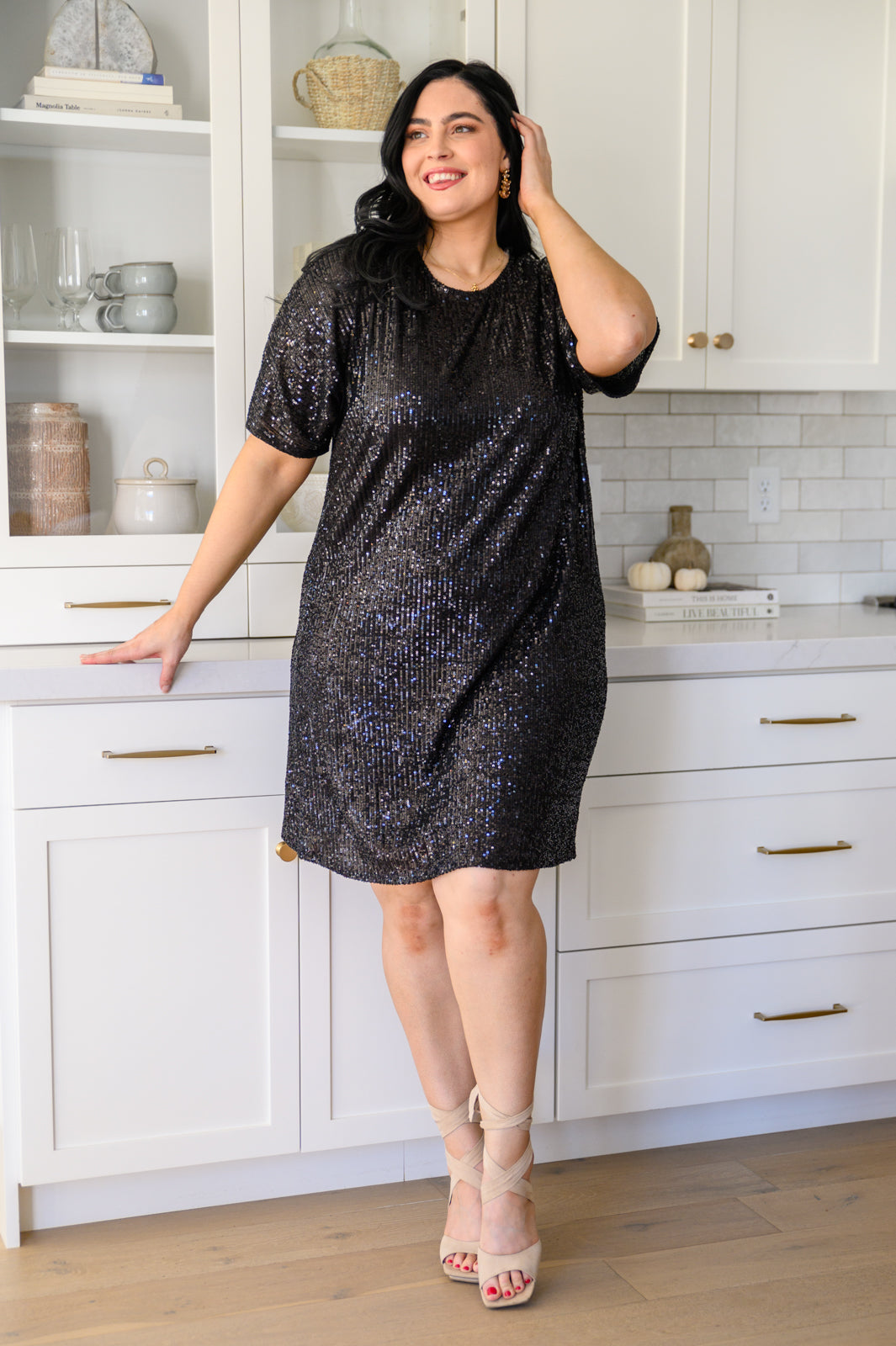 City and Sparkle Short Sleeve Sequin Shift Dress in Black Black 1XL