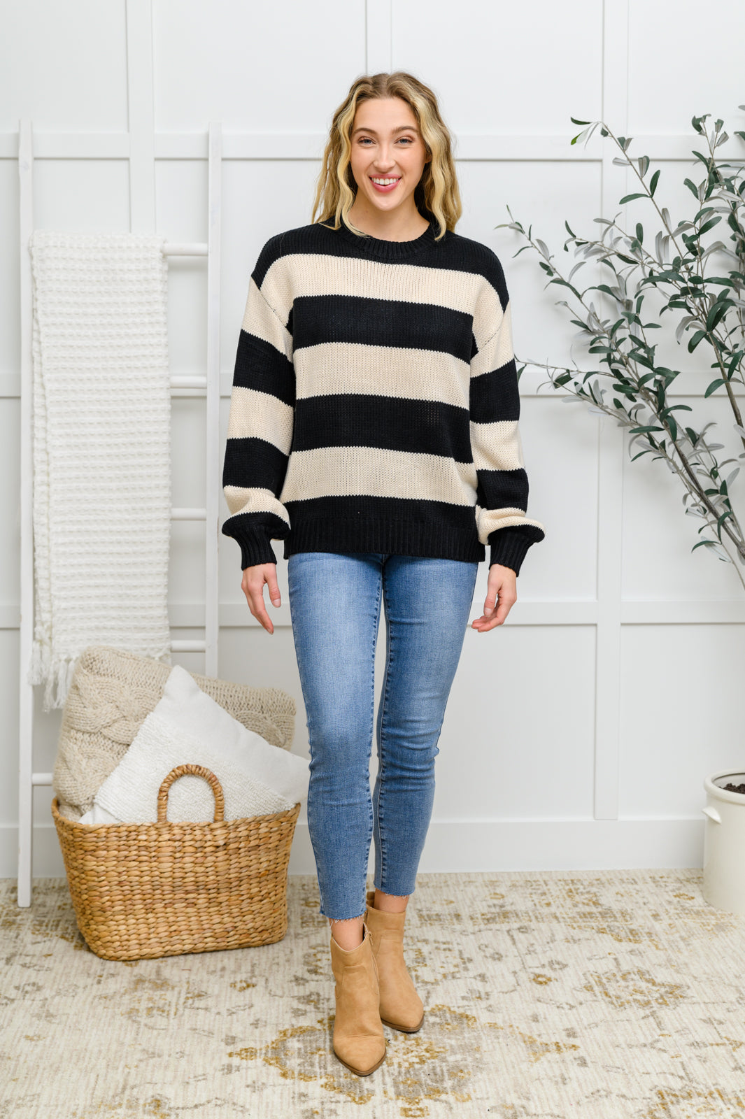 Judy Blue Signature Hi-Waisted Embroidered Pocket Relaxed Jeans