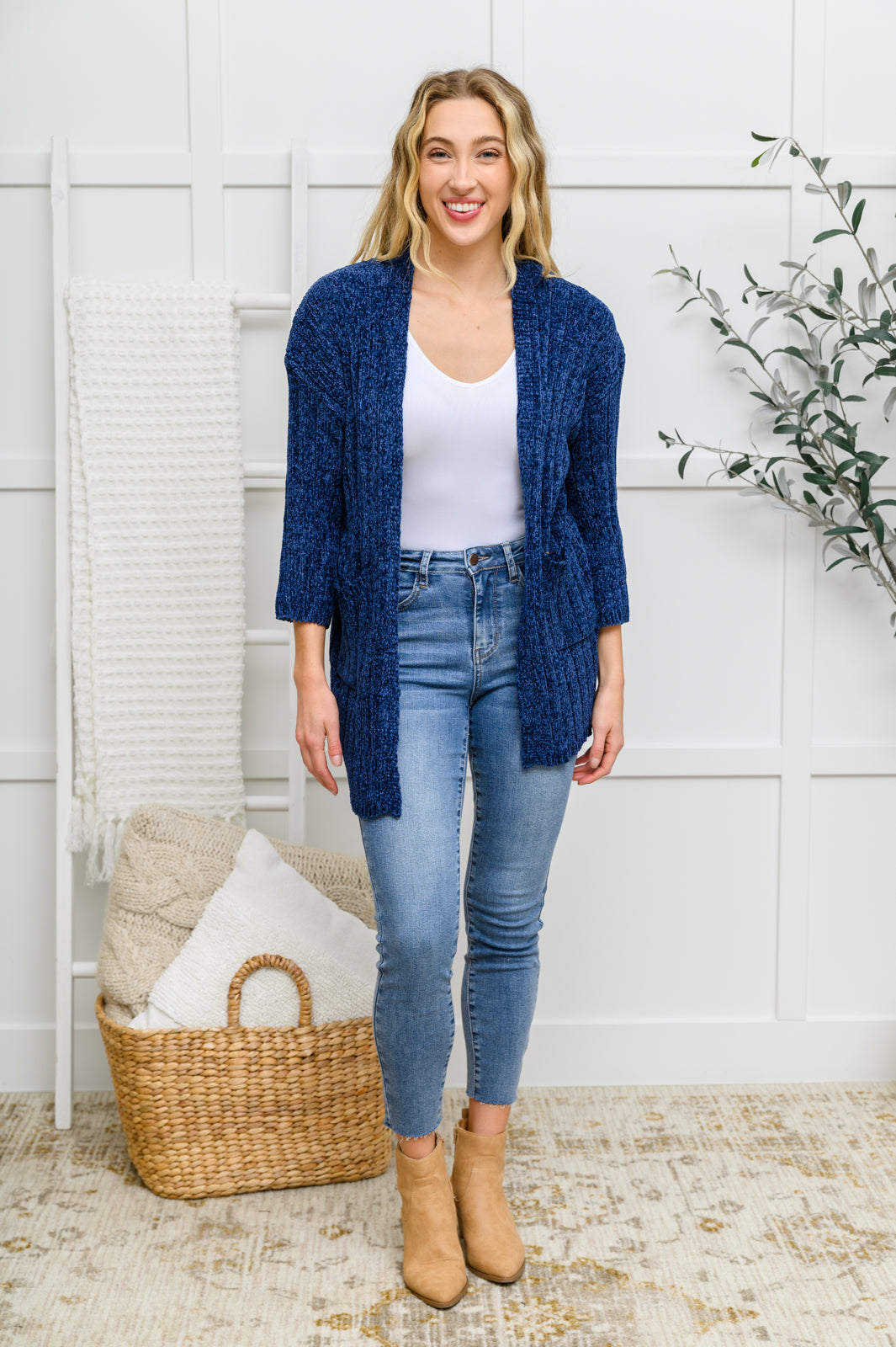 Judy Blue Signature Hi-Waisted Embroidered Pocket Relaxed Jeans