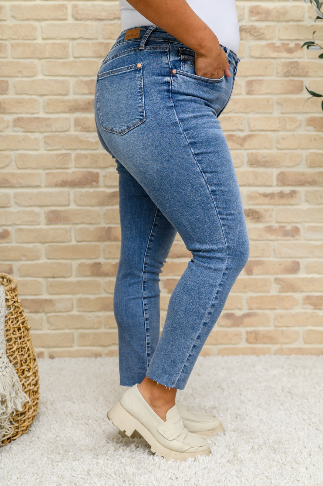 Judy Blue Signature Hi-Waisted Embroidered Pocket Relaxed Jeans