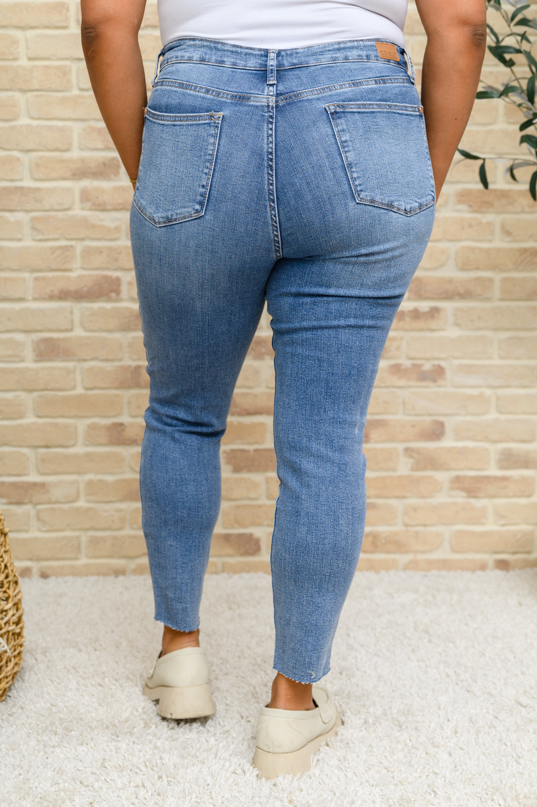 Judy Blue Signature Hi-Waisted Embroidered Pocket Relaxed Jeans