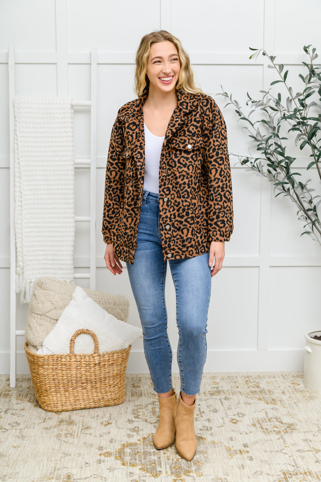 Judy Blue Signature Hi-Waisted Embroidered Pocket Relaxed Jeans