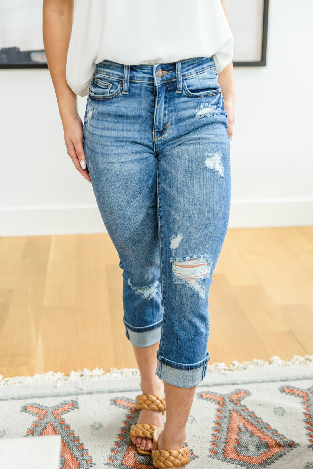 Judy Blue Courtney Mid-Rise Cuffed Capri Medium Wash 0/24