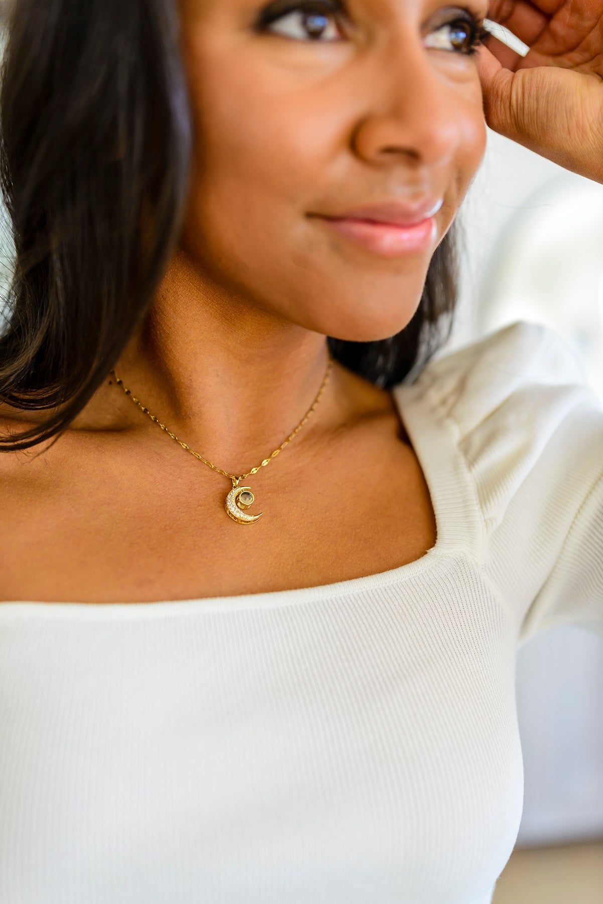 Celestial Chic Crescent Moon Necklace Gold OS