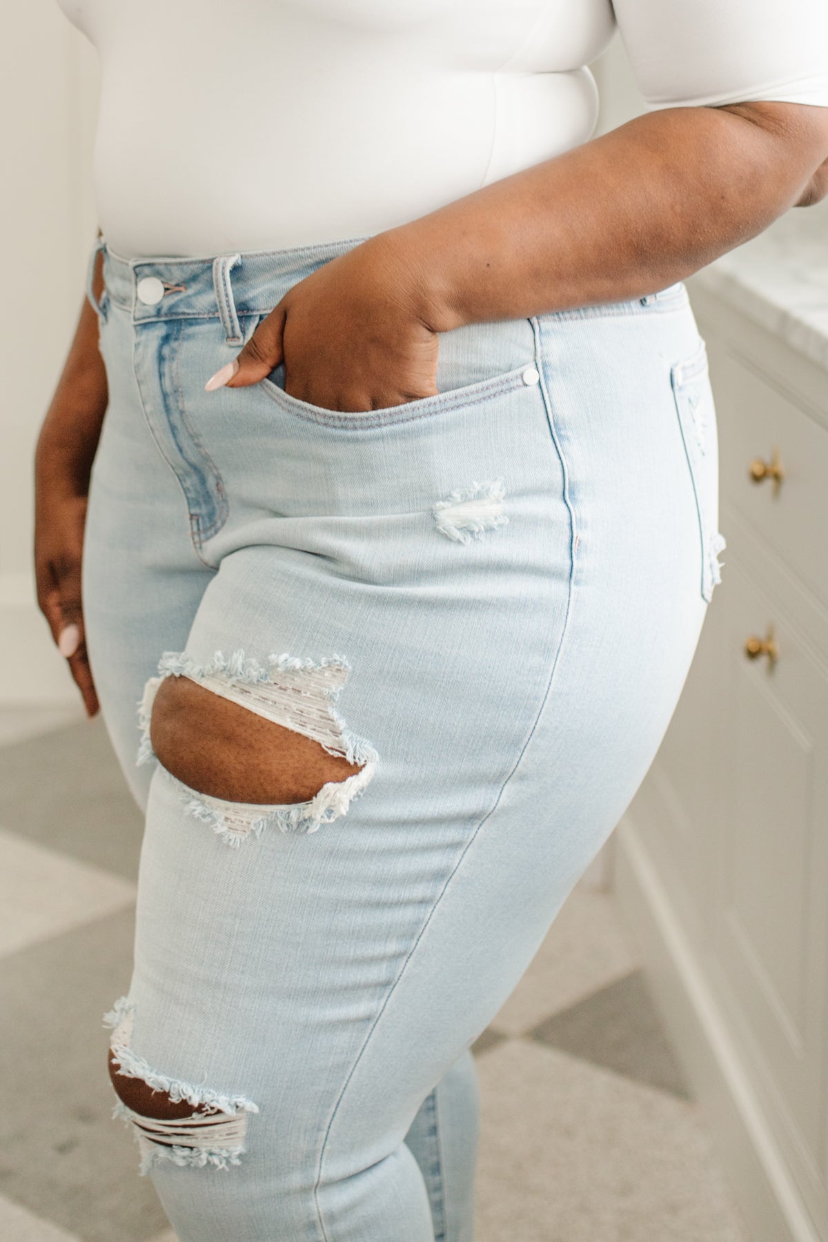 Judy Blue Gabriella Super Light Destroyed Boyfriend Jeans