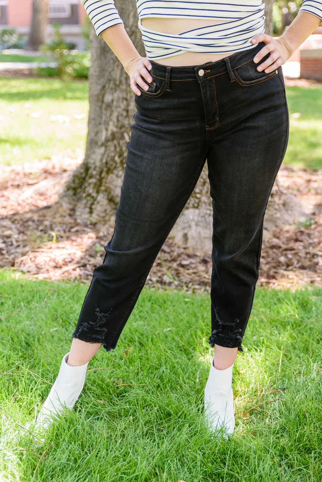 Judy Blue Kelley Destroyed Hem Crop Jeans Black 14W
