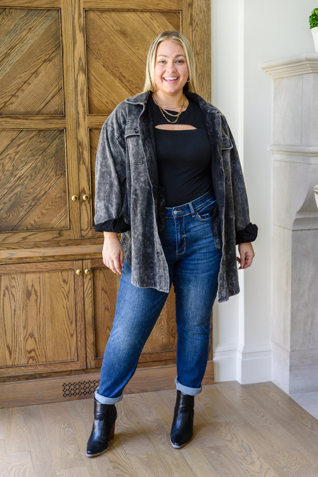 Judy Blue London Fog Mid-Rise Cuffed Boyfriend Jeans
