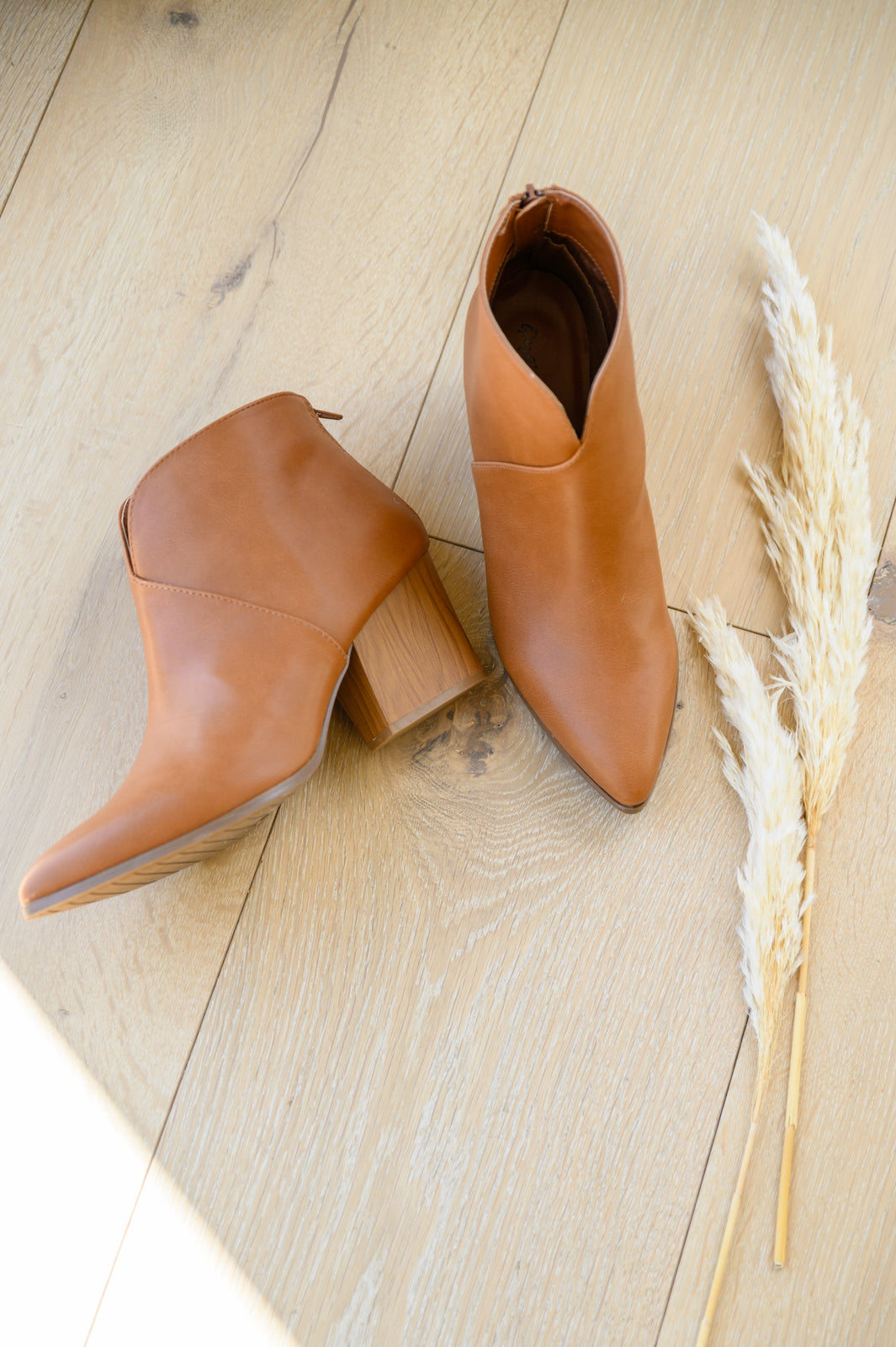 Don't Speak Notched Ankle Boots In Brown