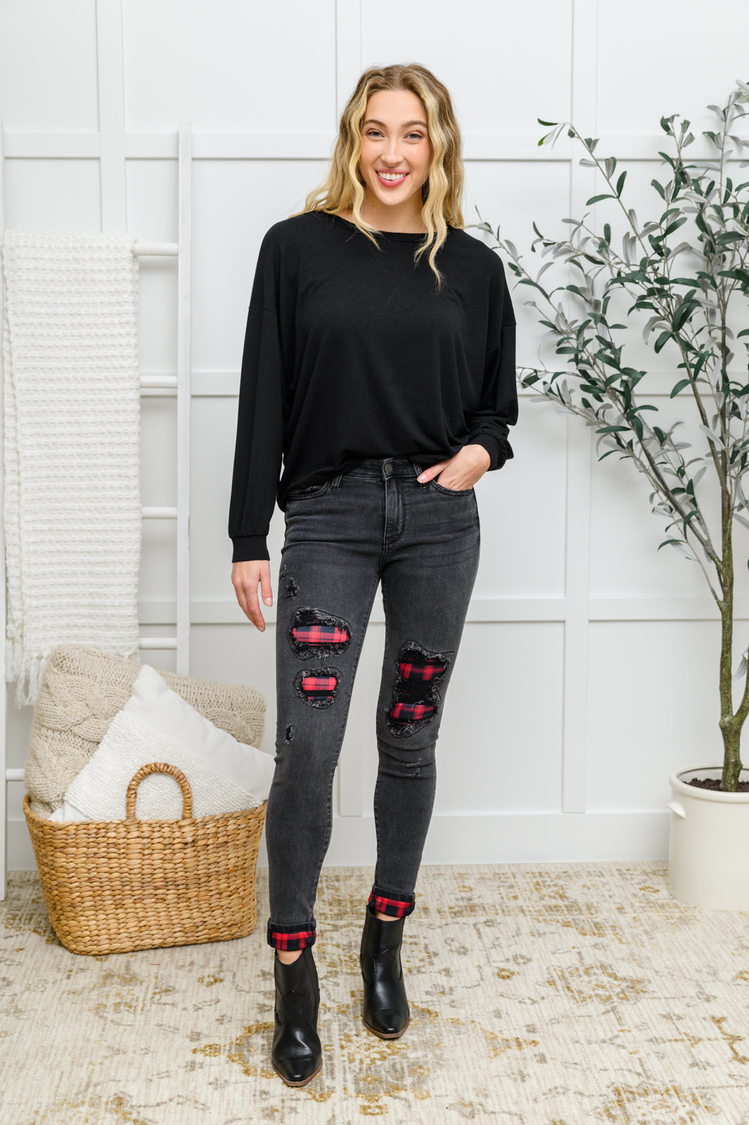 Judy Blue Buffalo Plaid Peek-A-Boo Jeans in Charcoal