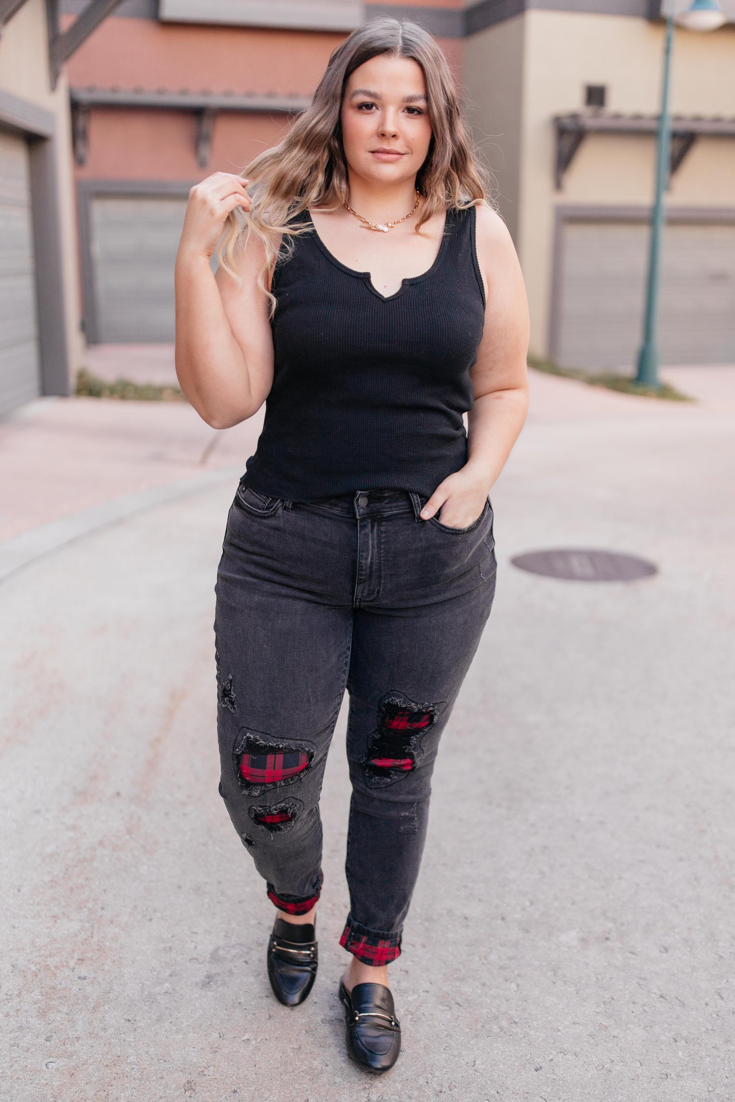 Judy Blue Buffalo Plaid Peek-A-Boo Jeans in Charcoal