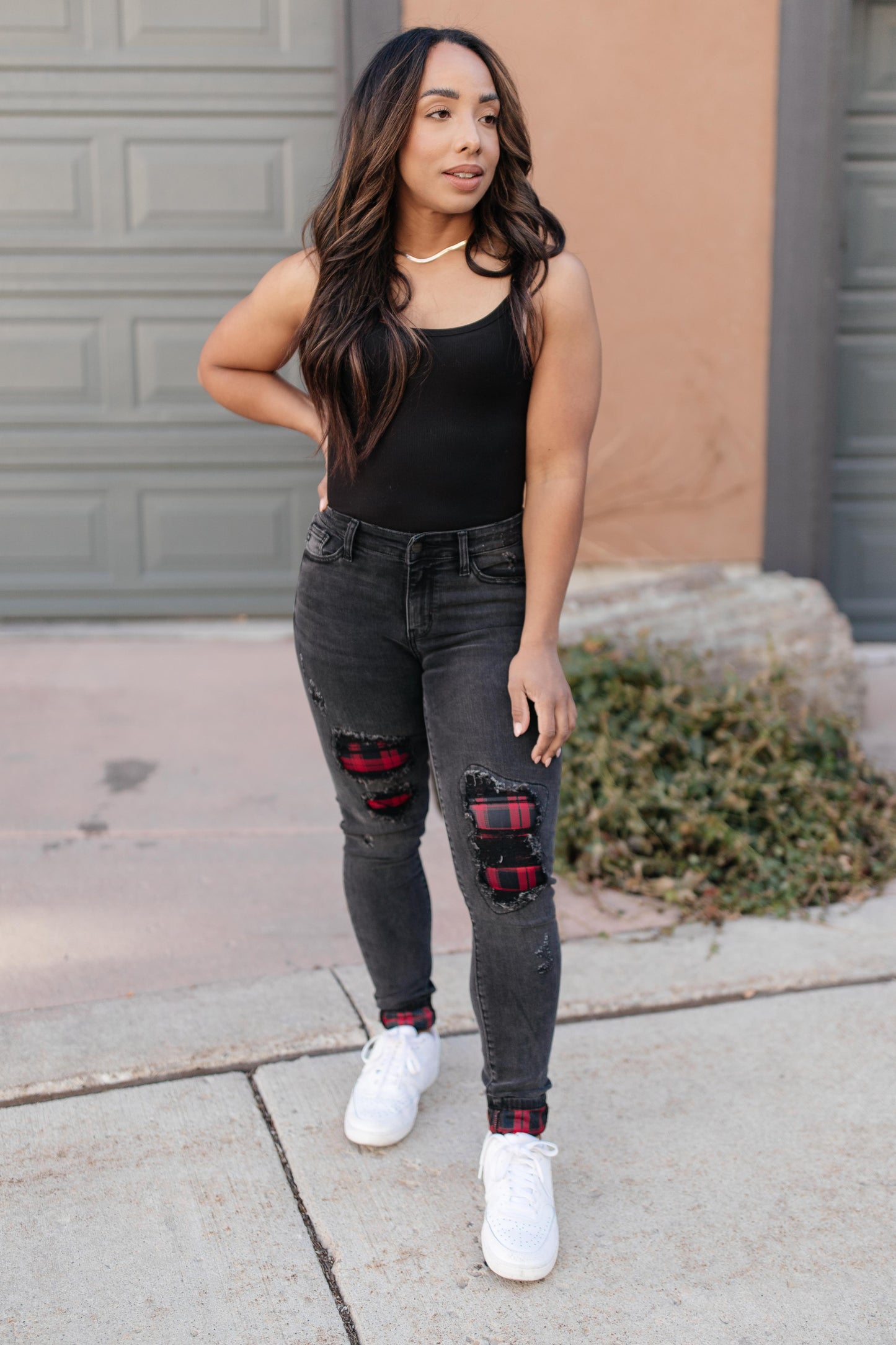 Judy Blue Buffalo Plaid Peek-A-Boo Jeans in Charcoal