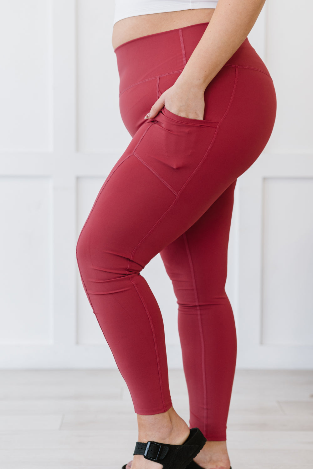 In Full Stride Athletic Leggings with Pockets in Rose