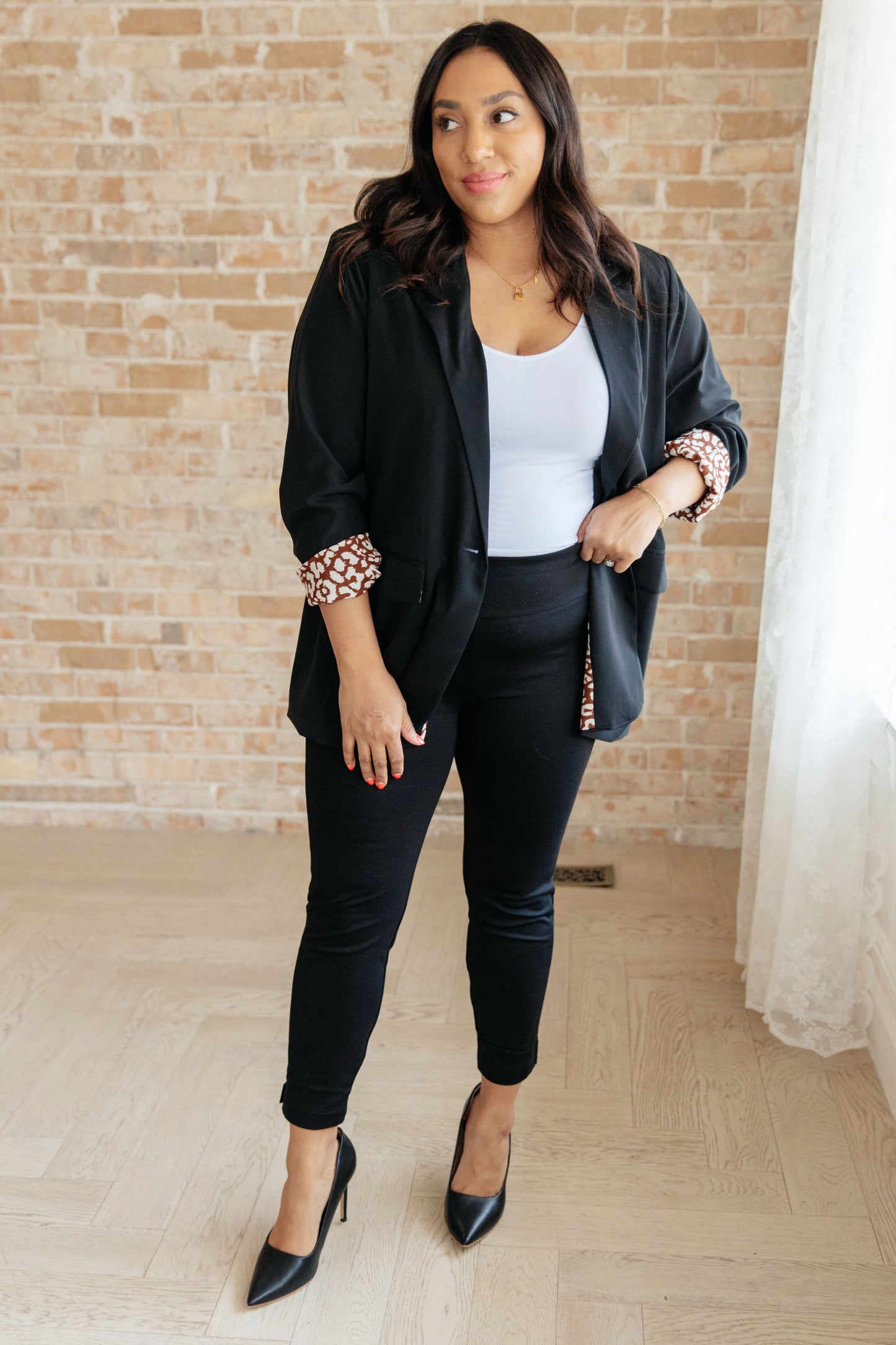 Just Like Magic Ankle Crop Skinny Pants in Black