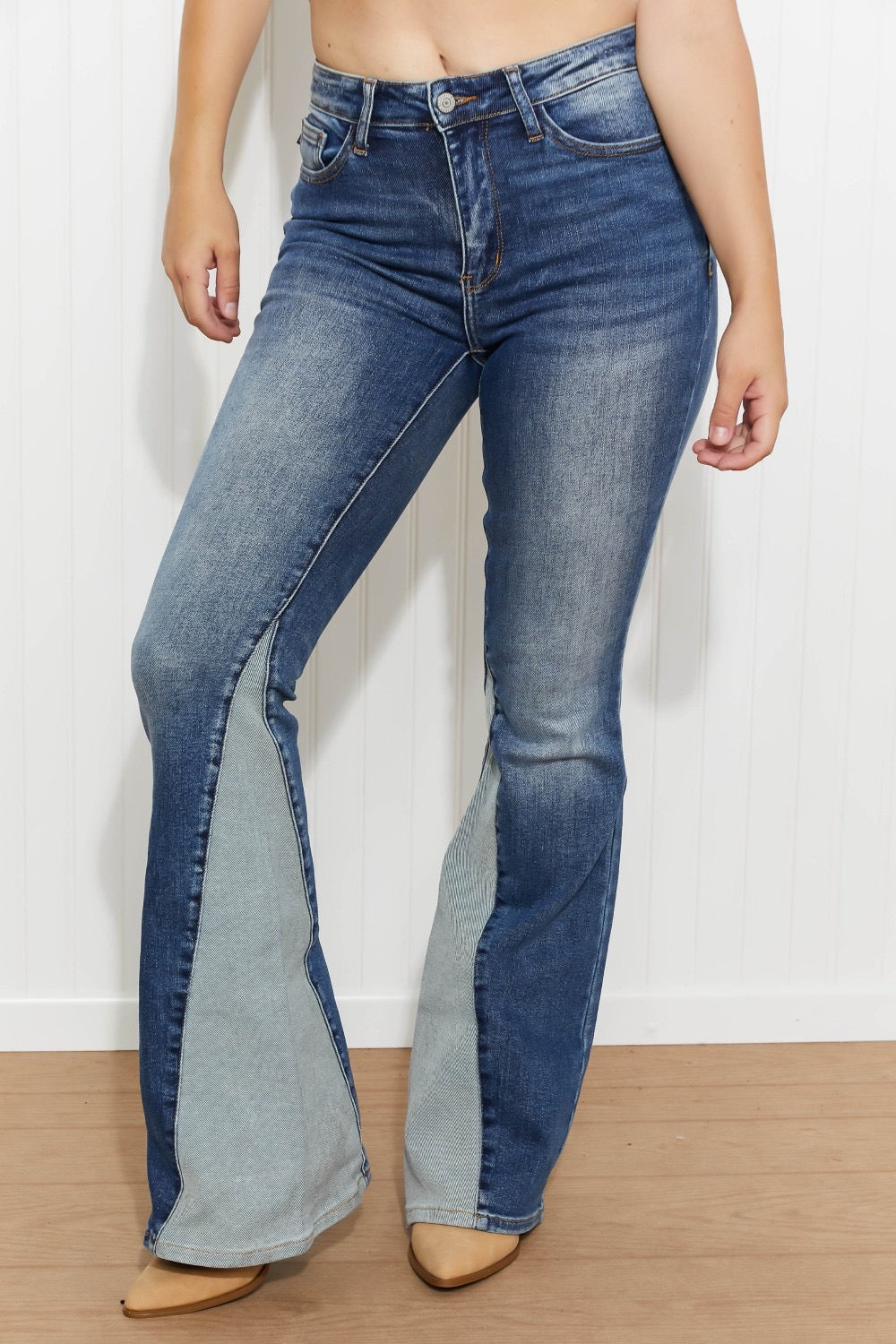 Judy Blue Split Decision Mid-Rise Panel Flare Jeans Medium Wash 0/24