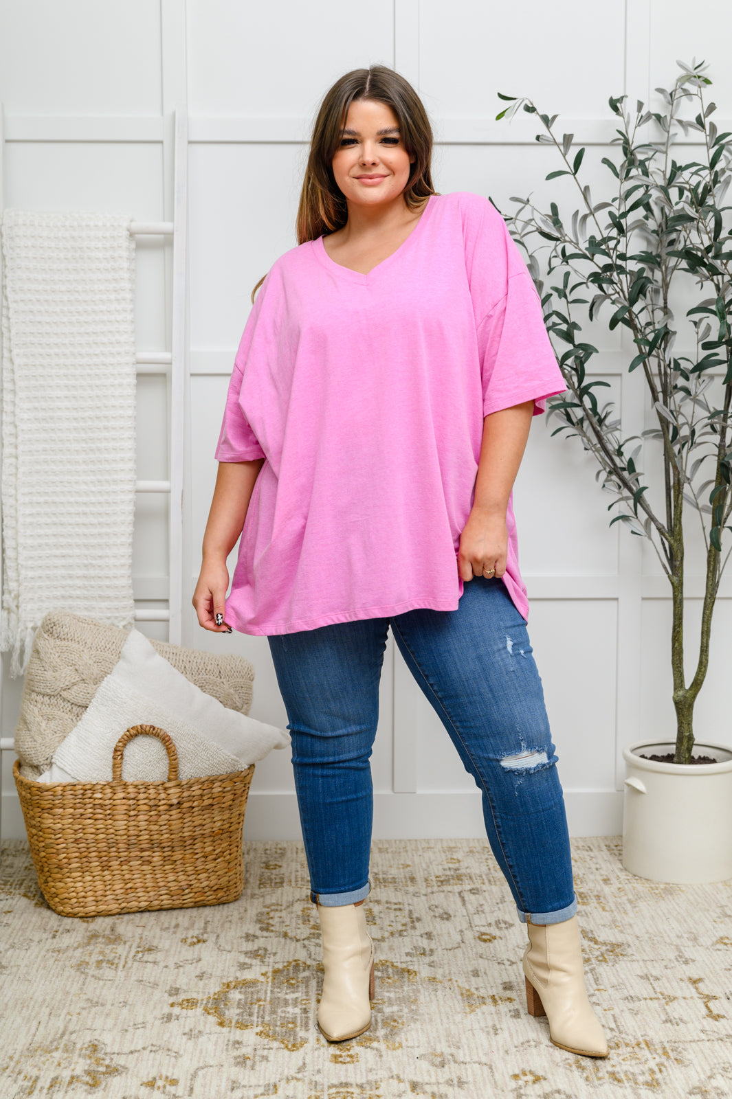 Boxy V Neck Boyfriend Tee In Pink   