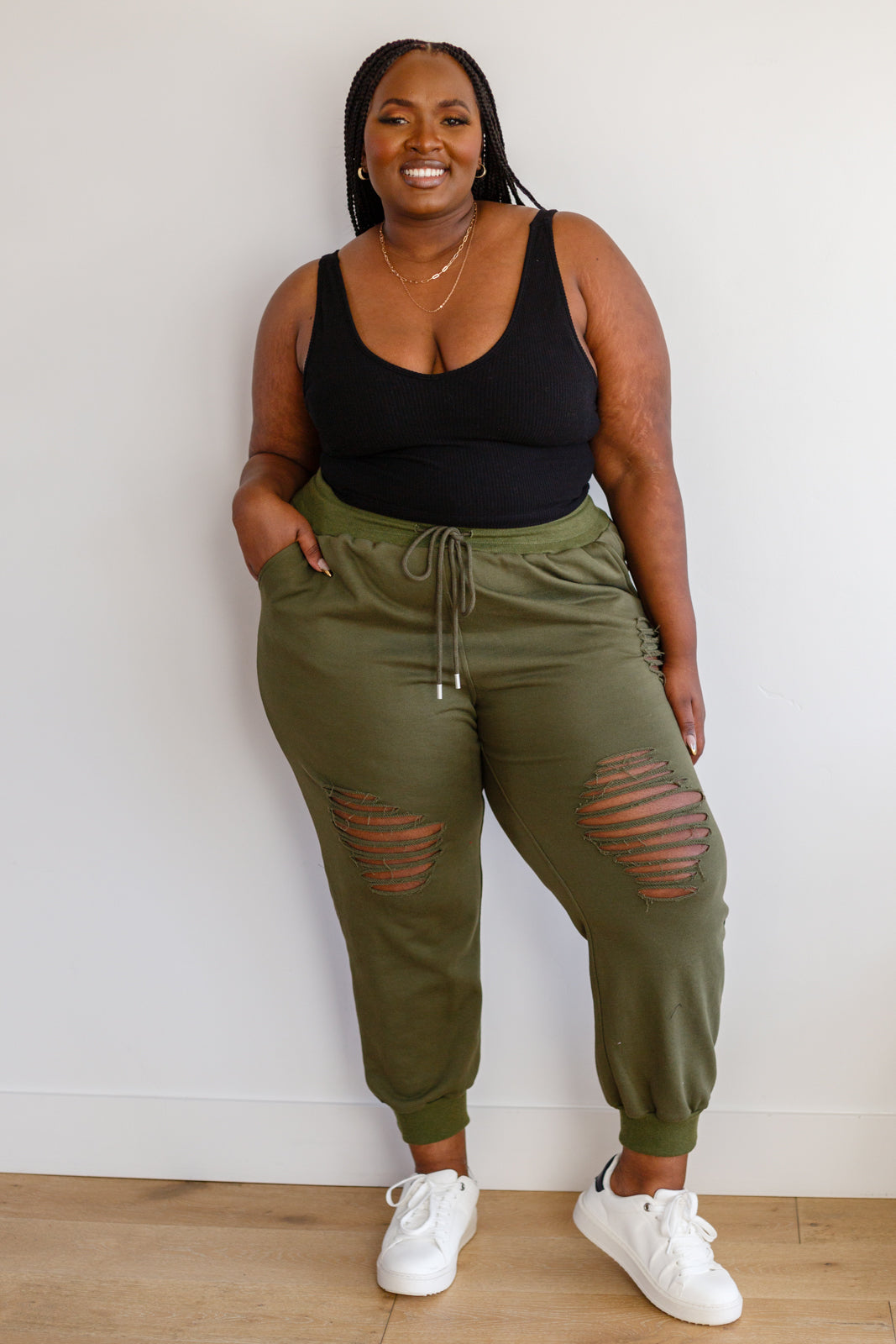 Kick Back Distressed Joggers In Olive – Simplygingeraccessories