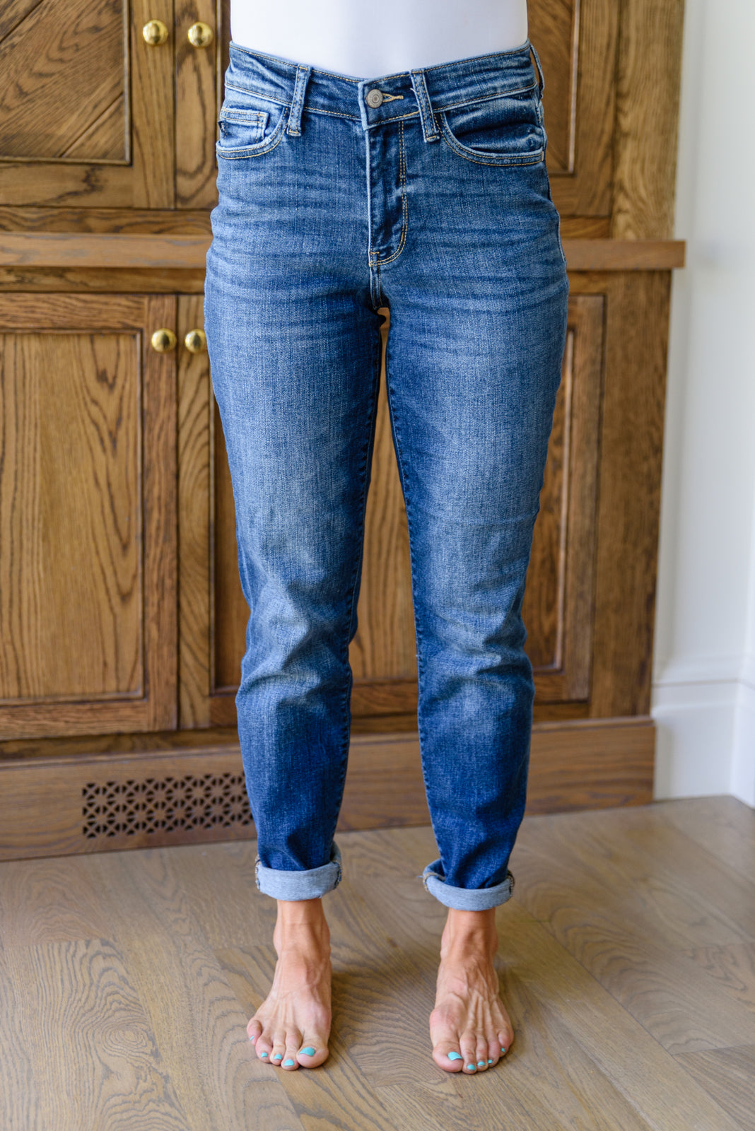 Judy Blue London Fog Mid-Rise Cuffed Boyfriend Jeans Medium Wash 0/24 