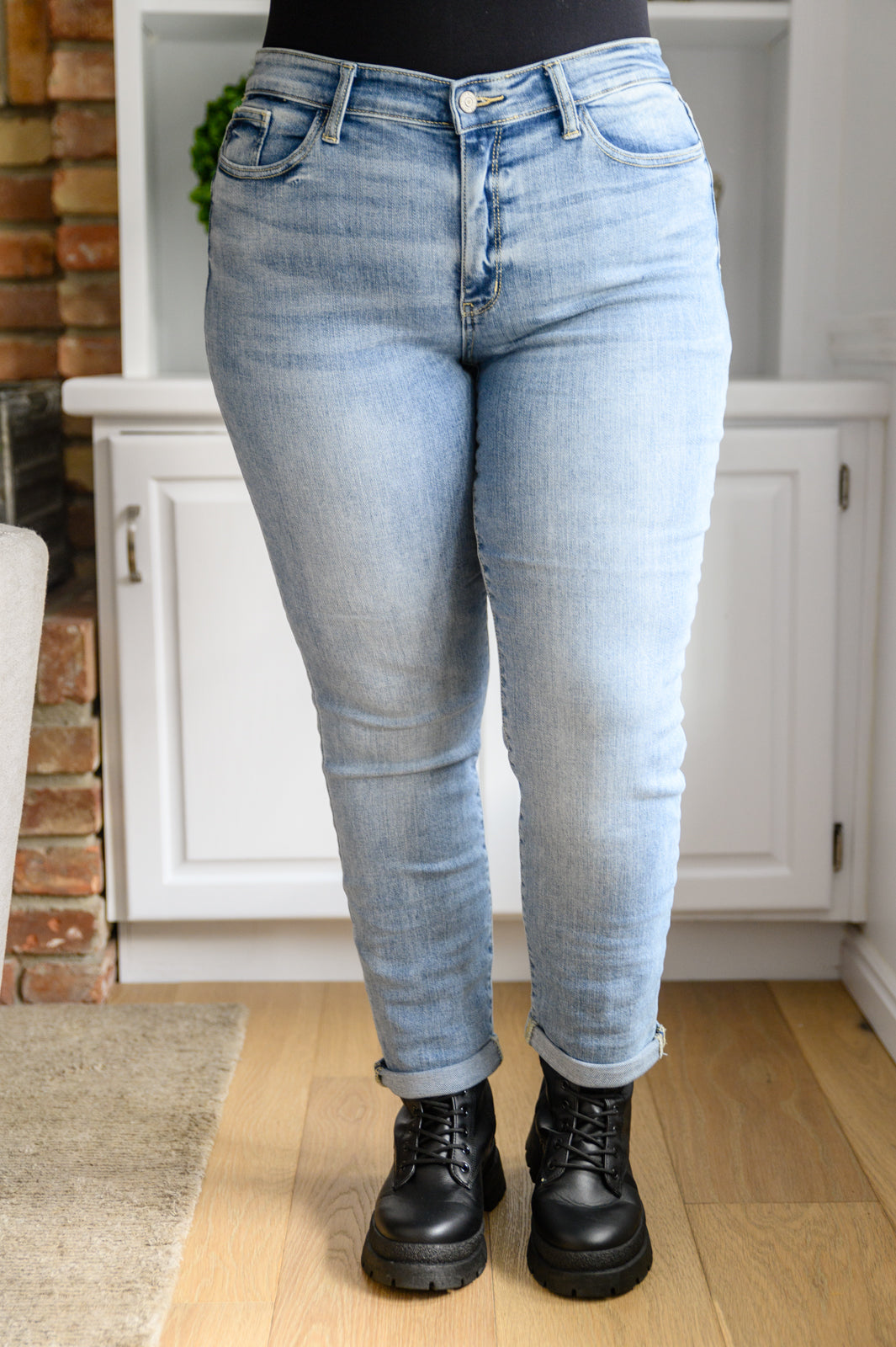 Judy Blue Roll With It Mid Rise Bleach Wash Boyfriend Jeans Light Wash 14W 