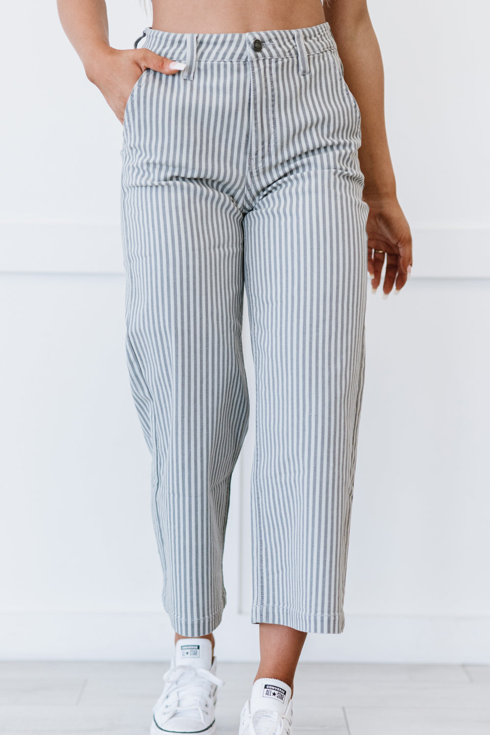 Kancan Live Boldly Pinstripe Wide Leg Cropped Jeans Gray 1(24) 